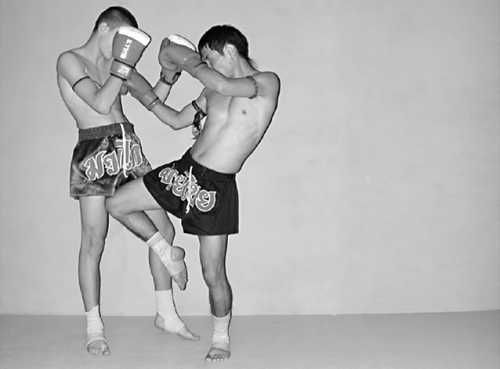 Бим Бэкман, Аман Атилов - Бойцовский клуб: боевой фитнес для мужчин