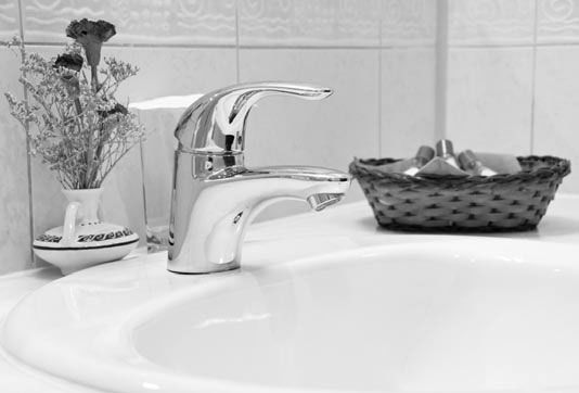 Евгений Симонов - Сантехнические работы своими руками. Уроки домашнего мастера