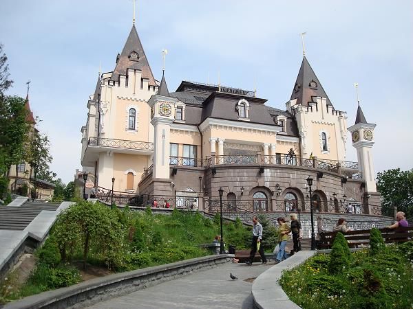 Саша Суздаль - Кот в красной шляпе