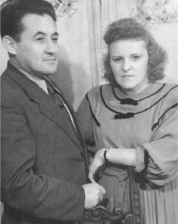 Анна Максудова - Все, что дорого и свято! Семейные хроники