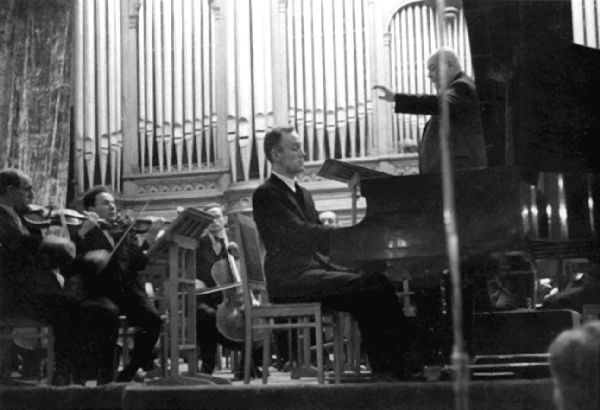 Ольга Афанасьева - Мстислав Ростропович. Любовь с виолончелью в руках