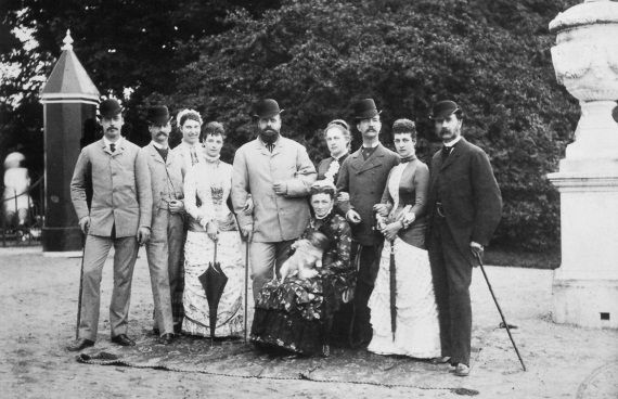 Игорь Зимин - Взрослый мир императорских резиденций. Вторая четверть XIX -...