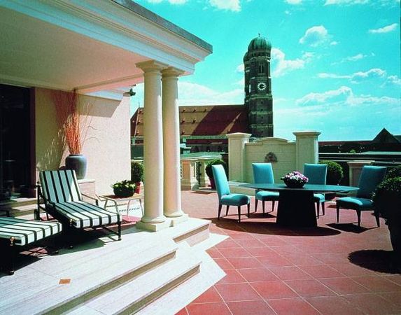 Виктория Завьялова, Валерия Башкирова - Лучшие отели мира