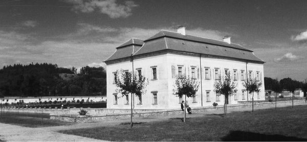 Марина Дмитриева - Италия в Сарматии. Пути Ренессанса в Восточной Европе