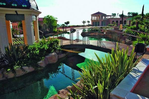 Виктория Завьялова, Валерия Башкирова - Лучшие отели мира