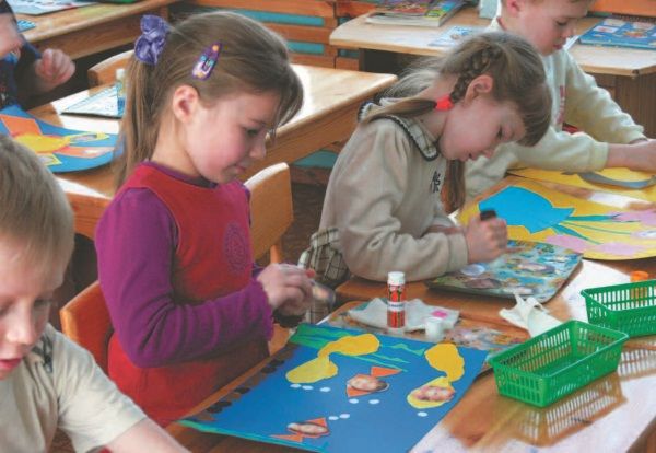 Елена Ривина - Знакомим дошкольников с семьей и родословной. Пособие для...