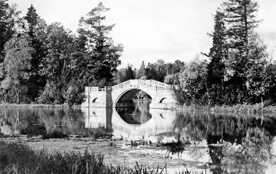 Андрей Гусаров - Гатчина. От прошлого к настоящему. История города и его жителей