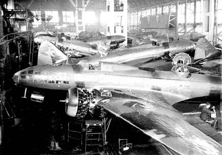 Владимир Побочный, Людмила Антонова - Предвоенные годы и первые дни войны