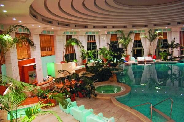 Виктория Завьялова, Валерия Башкирова - Лучшие отели мира