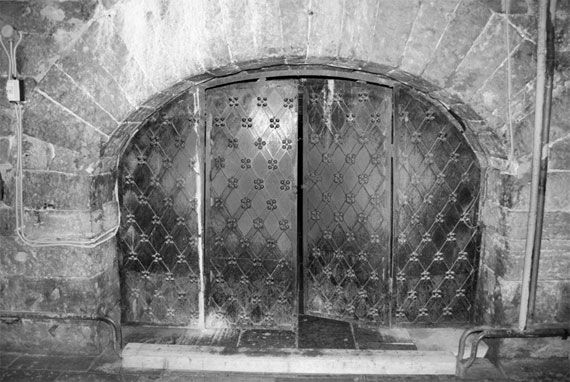 Андрей Гусаров - Гатчина. От прошлого к настоящему. История города и его жителей