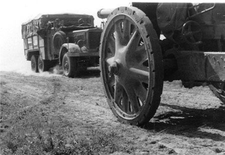 Владимир Побочный, Людмила Антонова - Предвоенные годы и первые дни войны
