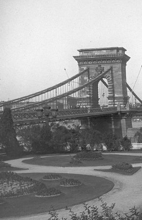 Анна Чайковская - Триумф красной герани. Книга о Будапеште