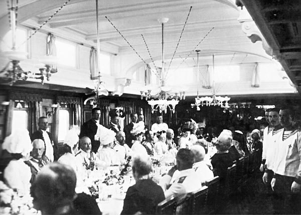 Сергей Пушкарев, Оксана Захарова - Российское церемониальное застолье....