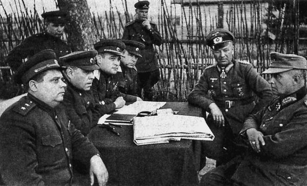 Владимир Карпов - Генерал армии Черняховский