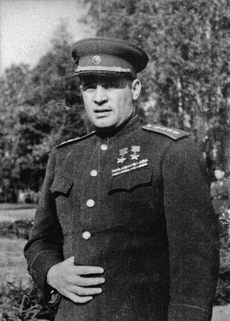 Владимир Карпов - Генерал армии Черняховский