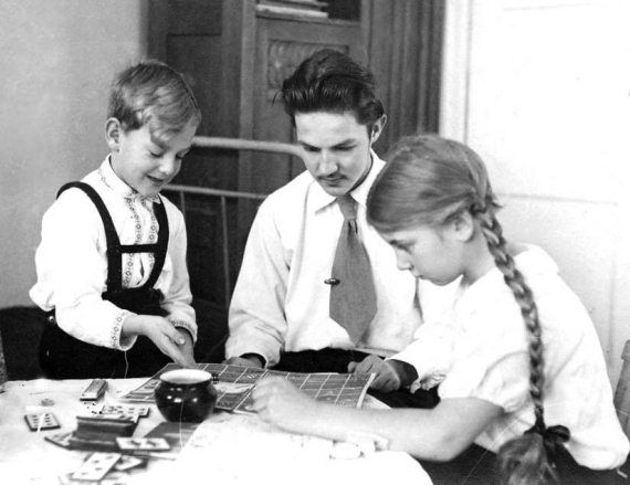 Ирина Щербакова - Пути следования: Российские школьники о миграциях, эвакуациях...