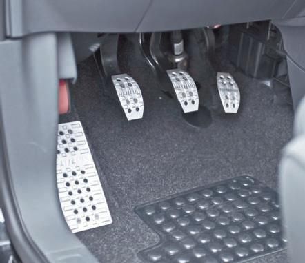 Алексей Громаковский - Самоучитель безопасного вождения. Чему не учат в автошколах