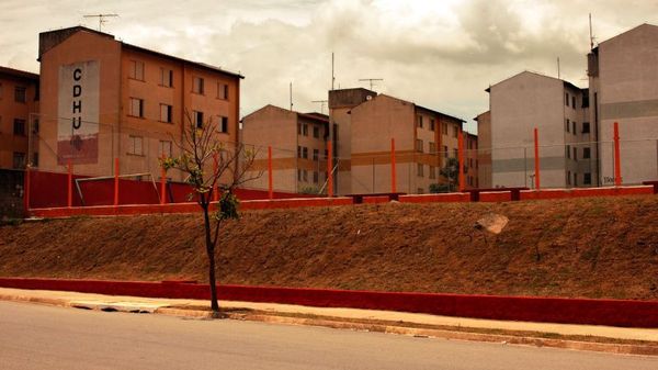 Джастин Макгирк - Город на грани: поездка по окраинам Сан-Паулу