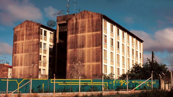 Джастин Макгирк - Город на грани: поездка по окраинам Сан-Паулу