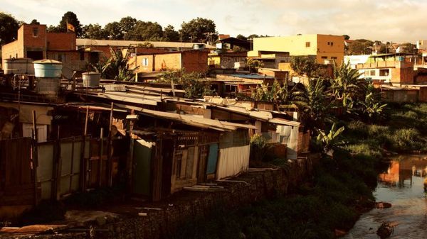 Джастин Макгирк - Город на грани: поездка по окраинам Сан-Паулу