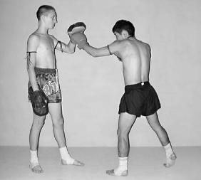 Аман Атилов, Бим Бэкман - 100 лучших приёмов тайландского бокса