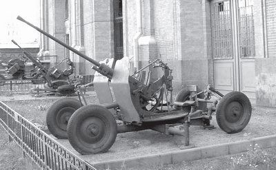 Михаил Зефиров, Н. Баженов и др. - Свастика над Волгой. Люфтваффе против...