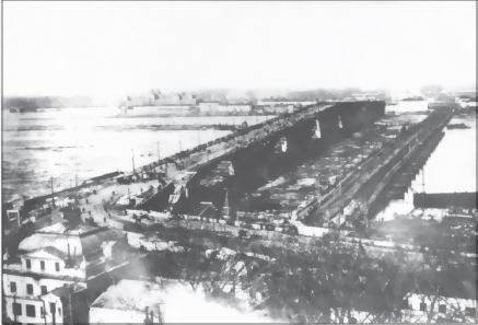 Михаил Зефиров, Н. Баженов и др. - Свастика над Волгой. Люфтваффе против...