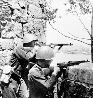 Владимир Побочный, Людмила Антонова - Весенне-летние бои (21.04.-16.07.1942 г.)