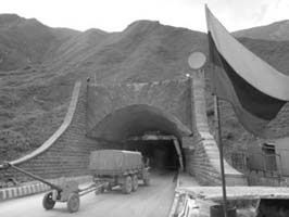 Иван Табуреткин - Сердюков гейт. Мебель, женщины, миллиарды. Жизнь и нравы...