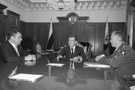 Иван Табуреткин - Сердюков гейт. Мебель, женщины, миллиарды. Жизнь и нравы...