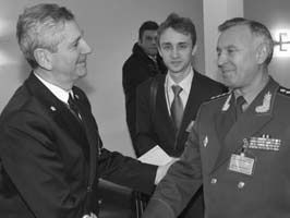 Иван Табуреткин - Сердюков гейт. Мебель, женщины, миллиарды. Жизнь и нравы...