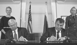 Иван Табуреткин - Сердюков гейт. Мебель, женщины, миллиарды. Жизнь и нравы...