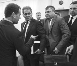 Иван Табуреткин - Сердюков гейт. Мебель, женщины, миллиарды. Жизнь и нравы...