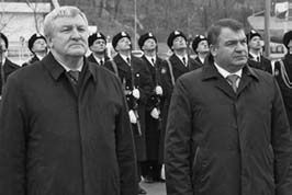 Иван Табуреткин - Сердюков гейт. Мебель, женщины, миллиарды. Жизнь и нравы...