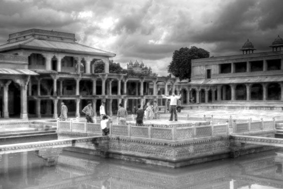 Николай Непомнящий - 100 великих загадок Индии