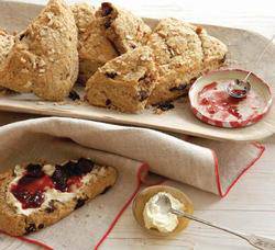 читать Fast Breads: 50 Recipes for Easy, Delicious Bread